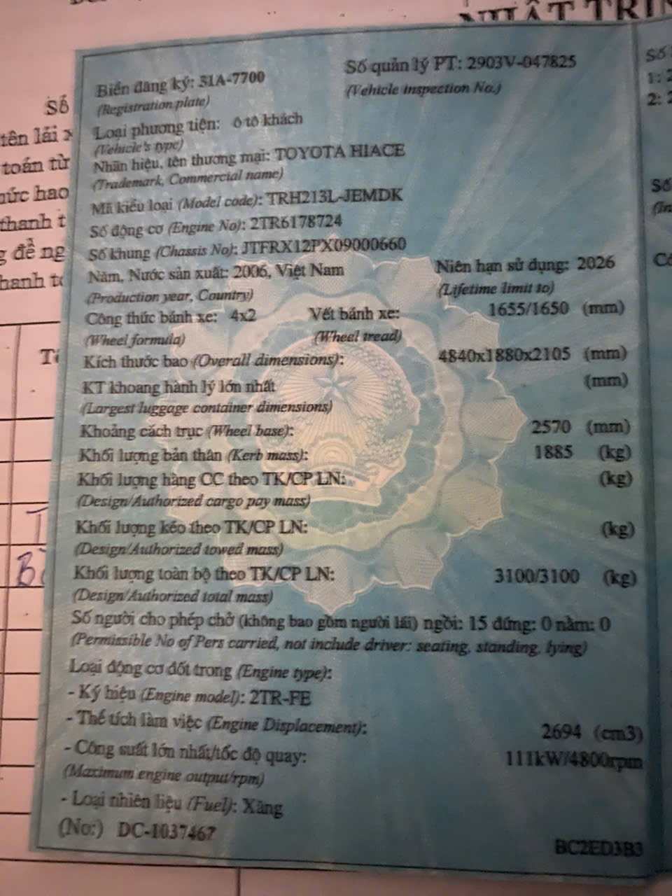 06 xe ô tô đã cũ hỏng, không sử dụng được tại Cơ quan Cục Đường bộ Việt Nam năm 2025 7